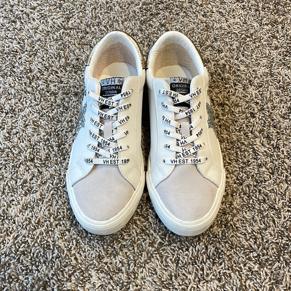 Vintage Havana Sneakers size 10 worn once like new condition